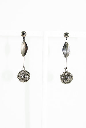 Dangling earrings - Desi Royale