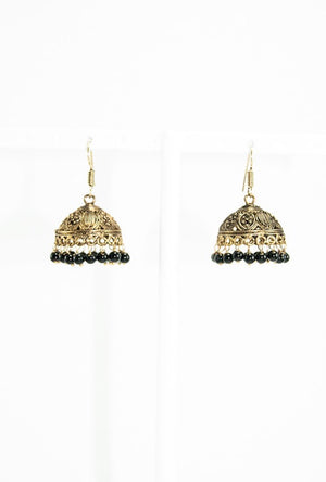 Gold metal earrings with black beads - Desi Royale