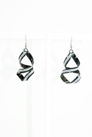 Black spiral earrings - Desi Royale