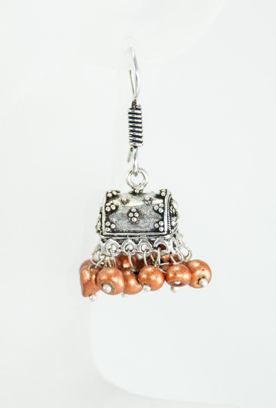 Black metal earrings with beads - Desi Royale