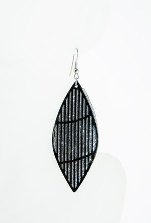 Black dangler earrings - Desi Royale