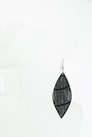 Black dangler earrings - Desi Royale