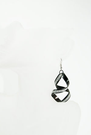 Black spiral earrings - Desi Royale