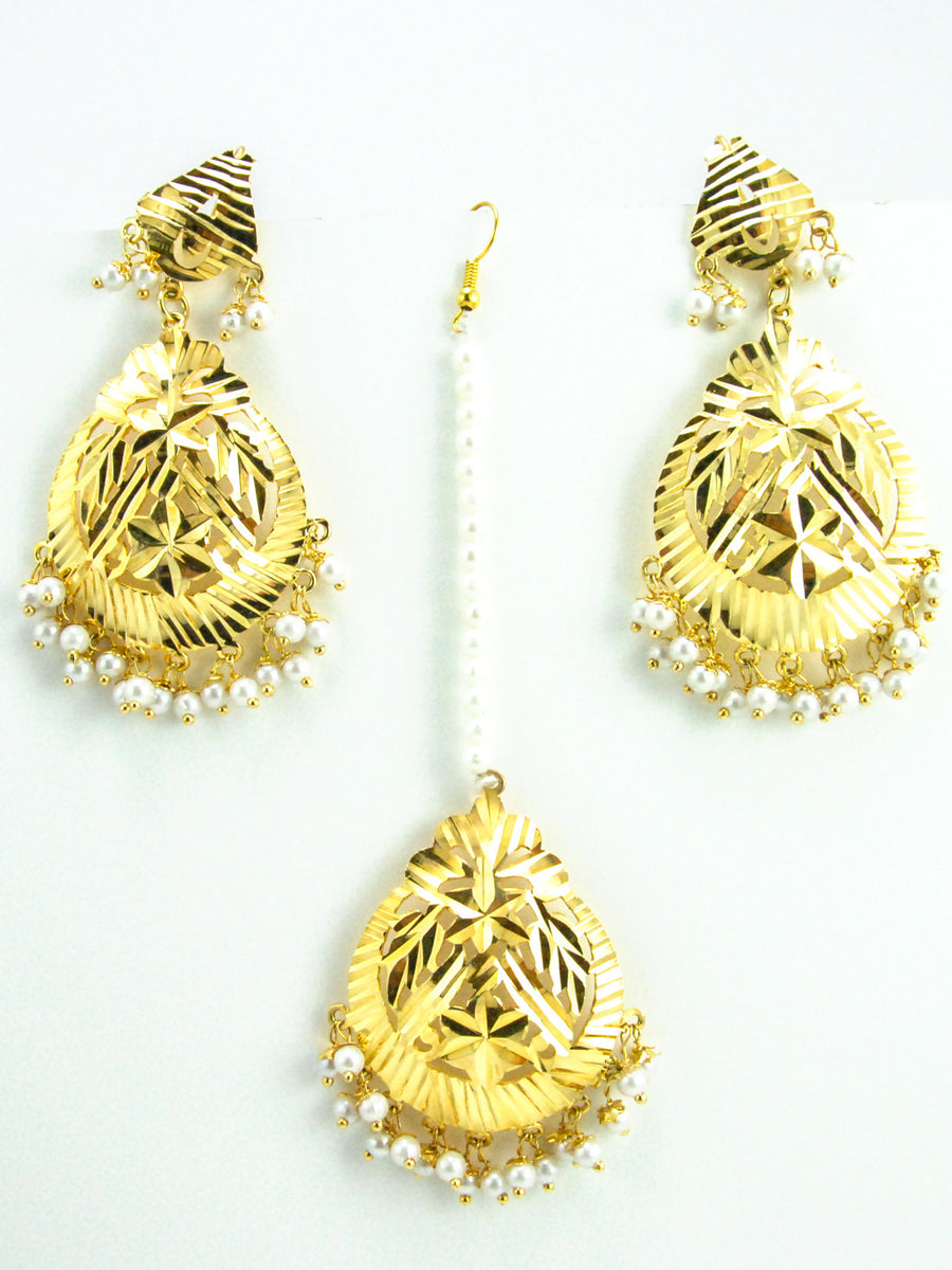 Flower Earrings and Mang Tikka Set with Pearls - Desi Royale