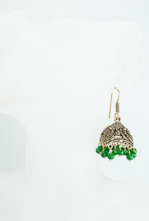 Gold metal earrings with green beads - Desi Royale