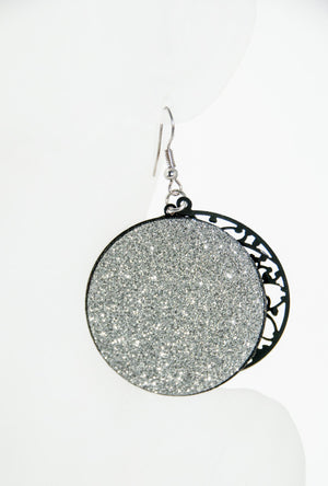 Black filigree circle earrings - Desi Royale