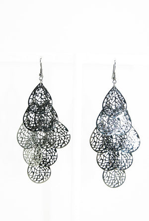 Black oval dangle earrings - Desi Royale