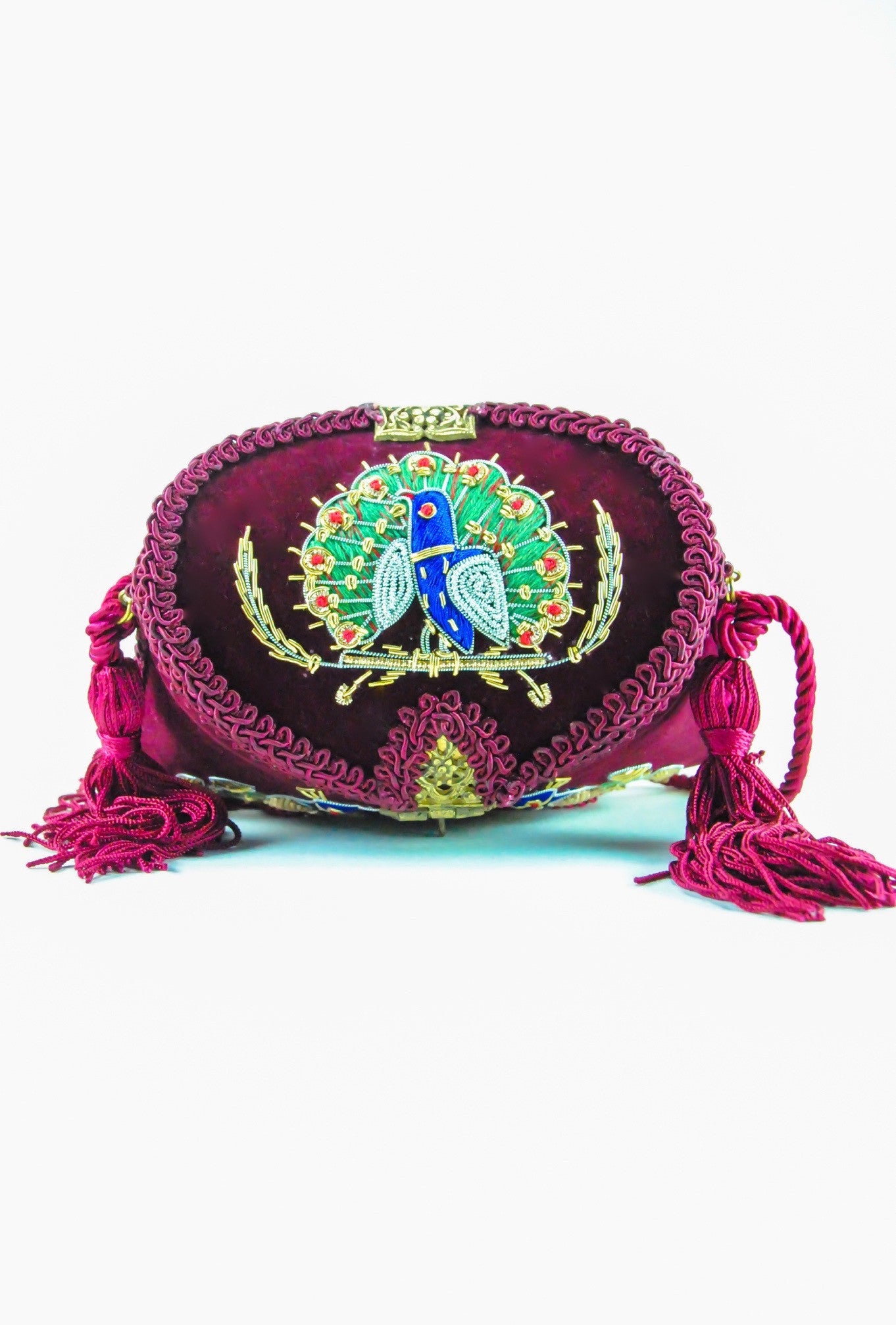 Peacock Design Clutch Purse by Jacob & Co. - 18K yellow gold peacock design  clutch purse with 111.64 carats multi-color sapphi… | Jacob & co, Purses, Peacock  design