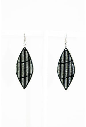 Black dangler earrings - Desi Royale