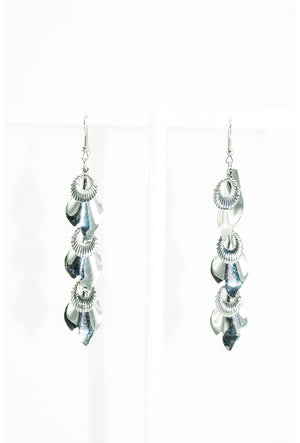 Long silver dangling earrings - Desi Royale