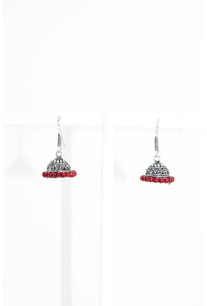 Black metal earrings with red beads - Desi Royale