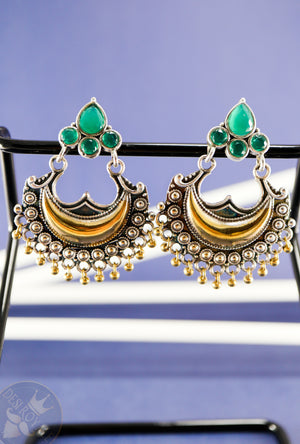 Silver earrings with Emerald stones - Desi Royale