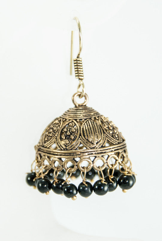 Gold metal earrings with black beads - Desi Royale