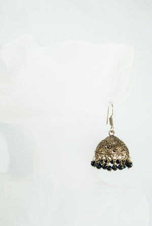 Gold metal earrings with black beads - Desi Royale