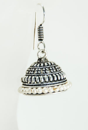 Black Metal earrings with white beads - Desi Royale